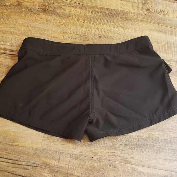 Black board shorts - Picture 2 of 8